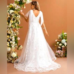 Floral Embroidered Bow Mesh Floor Length Wedding Dress
Without Veil